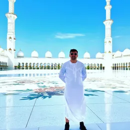 Portrait of Exploring the World